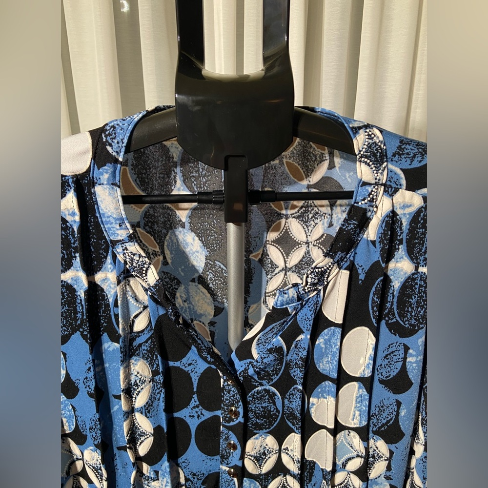 Carolyn Taylor Blue & Black Geo Patterned Blouse Pleated Flowy Long Sleeve Sz XL - Picture 2 of 5